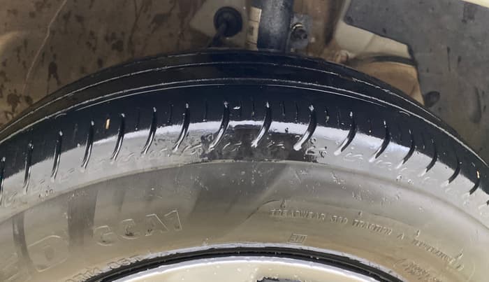 2025 Maruti Swift VXi, Petrol, Manual, 35,490 km, Right Front Tyre Tread