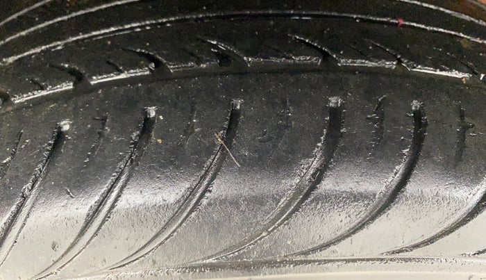 2013 Volkswagen Polo TRENDLINE 1.2L PETROL, Petrol, Manual, 79,582 km, Left Front Tyre Tread