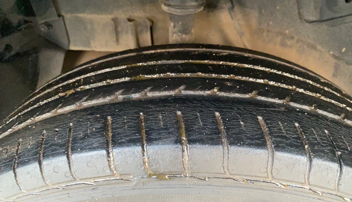 2019 Tata NEXON XE PETROL, Petrol, Manual, 52,521 km, Right Rear Tyre Tread