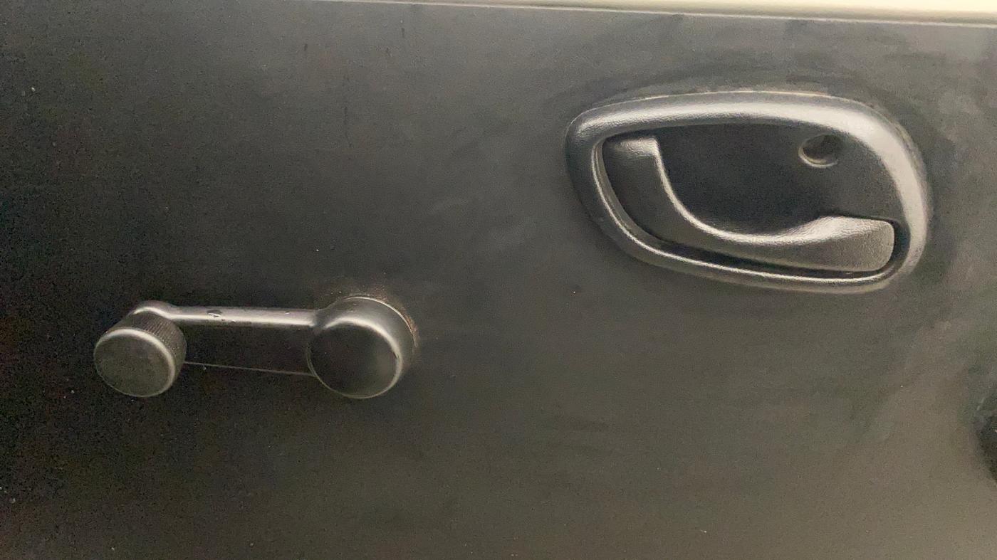 2023 Maruti Eeco 5 STR AC, Petrol, Manual, 29,009 km, Driver Side Door Panels Control