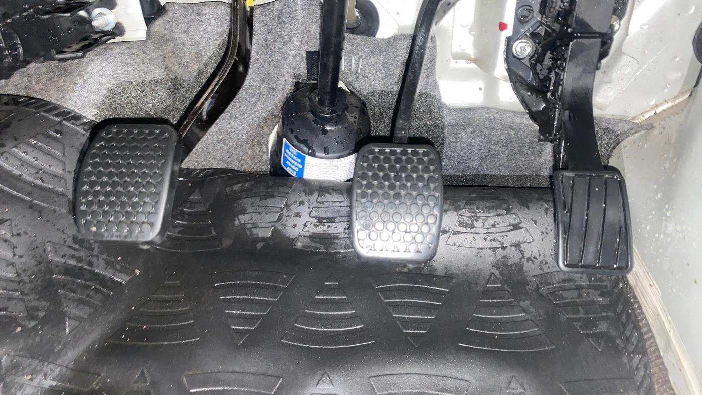 2023 Maruti Eeco 5 STR AC, Petrol, Manual, 29,009 km, Pedals