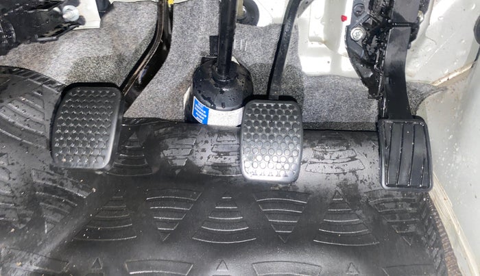 2023 Maruti Eeco 5 STR AC, Petrol, Manual, 28,999 km, Pedals