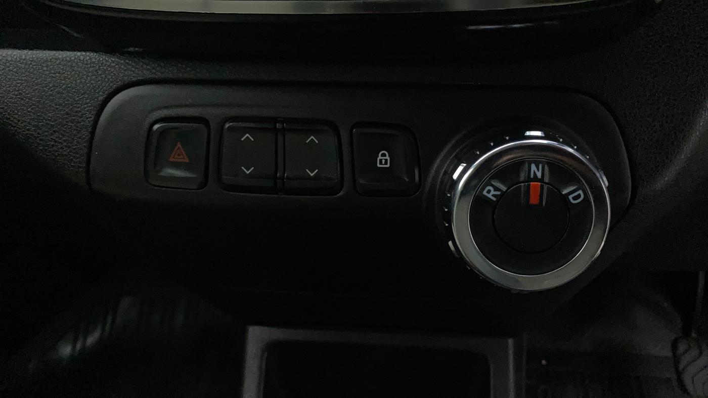 2018 Renault Kwid RXT 1.0 AMT (O), Petrol, Automatic, 22,487 km, Gear Lever