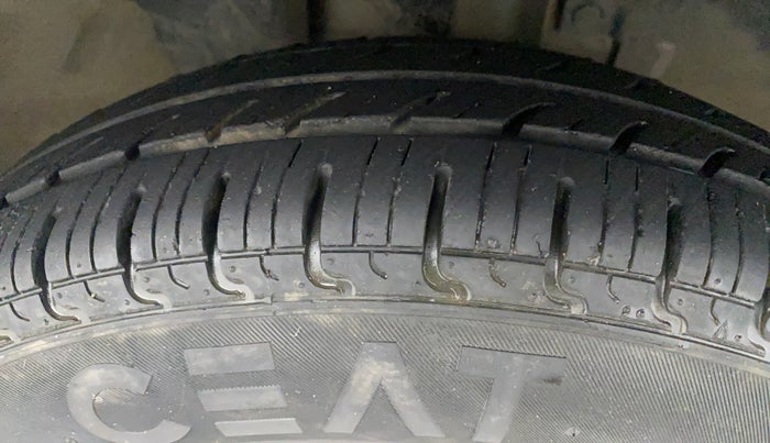 2018 Renault Kwid RXT 1.0 AMT (O), Petrol, Automatic, 22,487 km, Right Front Tyre Tread