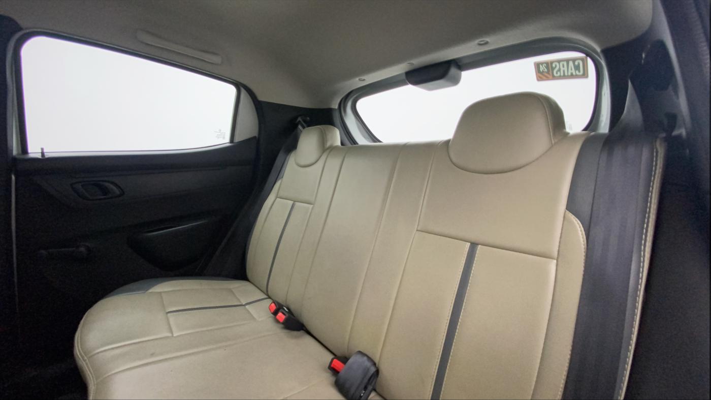 2018 Renault Kwid RXT 1.0 AMT (O), Petrol, Automatic, 22,487 km, Right Side Rear Door Cabin