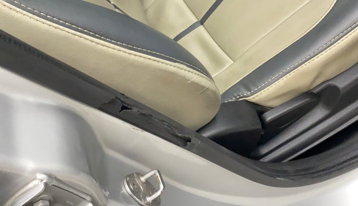 2018 Renault Kwid RXT 1.0 AMT (O), Petrol, Automatic, 22,487 km, Driver-side door - Beading has minor damage
