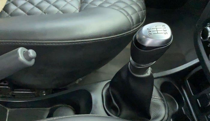 2020 Renault Duster RXS 1.3 TURBO PETROL MT, Petrol, Manual, 30,412 km, Gear Lever