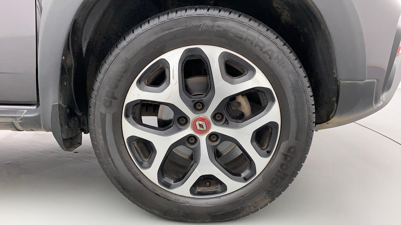 2020 Renault Duster RXS 1.3 TURBO PETROL MT, Petrol, Manual, 30,412 km, Right Front Wheel