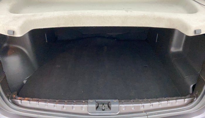 2020 Renault Duster RXS 1.3 TURBO PETROL MT, Petrol, Manual, 30,412 km, Boot Inside