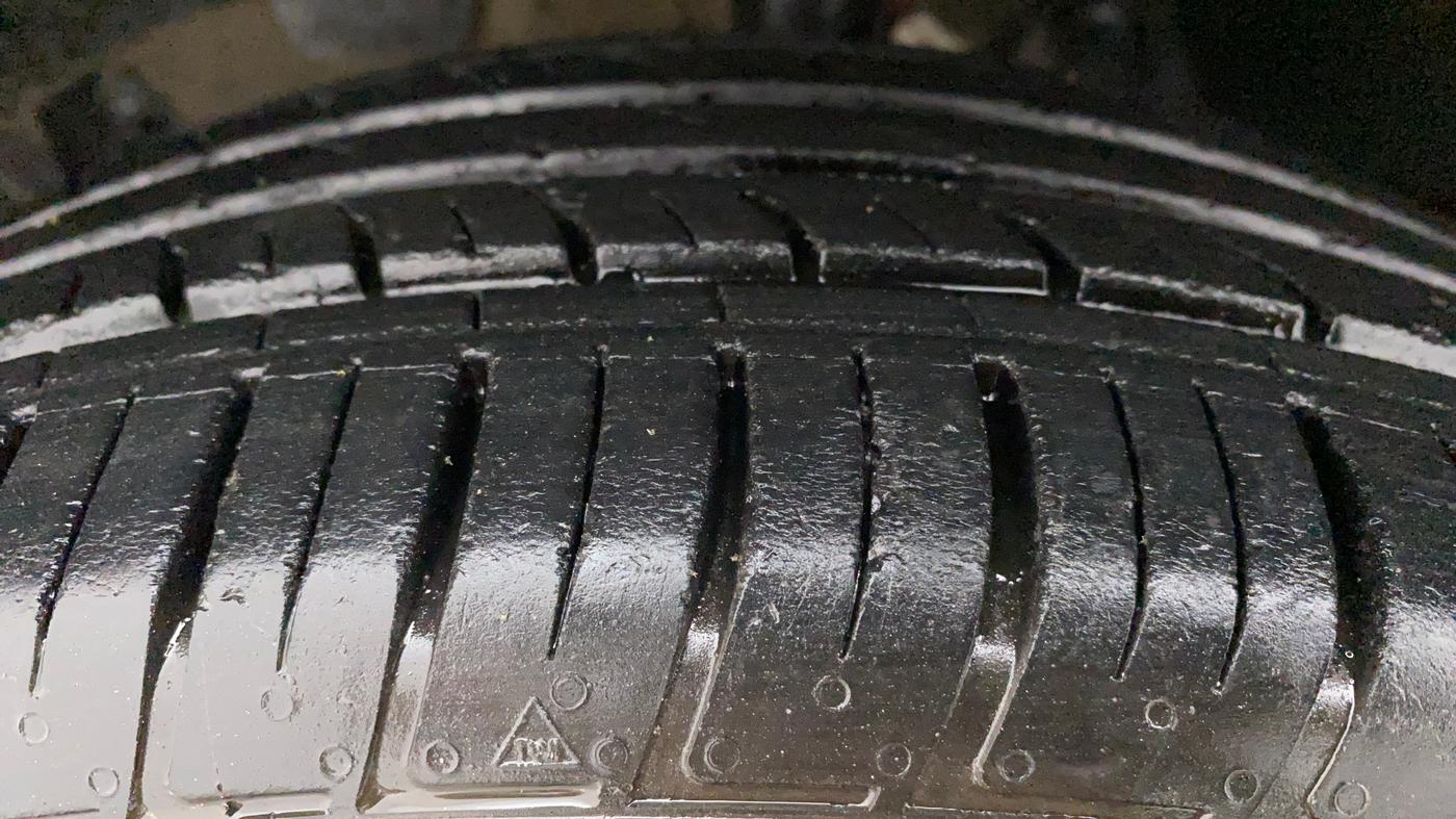 2020 Renault Duster RXS 1.3 TURBO PETROL MT, Petrol, Manual, 30,412 km, Left Front Tyre Tread