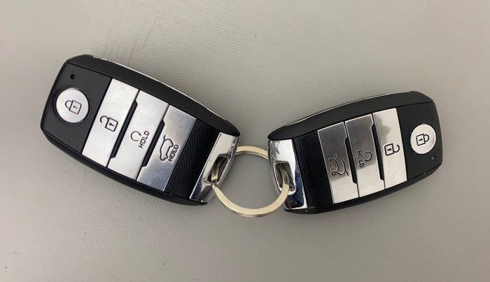 2022 KIA SONET HTX 1.0 IMT, Petrol, Manual, 26,392 km, Key Close Up