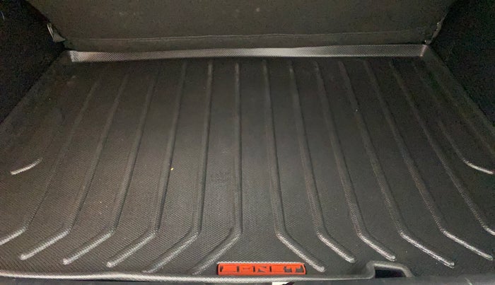 2022 KIA SONET HTX 1.0 IMT, Petrol, Manual, 26,392 km, Boot Inside