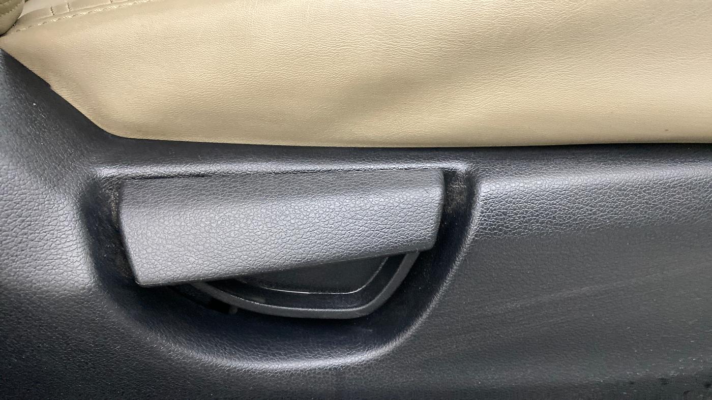 2018 Hyundai NEW SANTRO SPORTZ MT, Petrol, Manual, 28,364 km, Driver Side Adjustment Panel