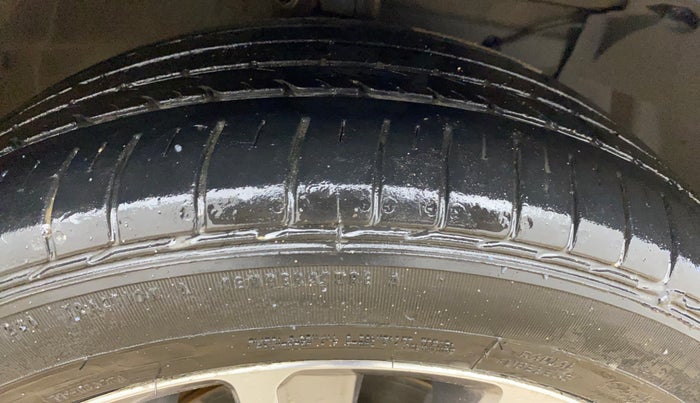 2018 Maruti Ciaz ALPHA DIESEL 1.3, Diesel, Manual, 85,988 km, Right Front Tyre Tread