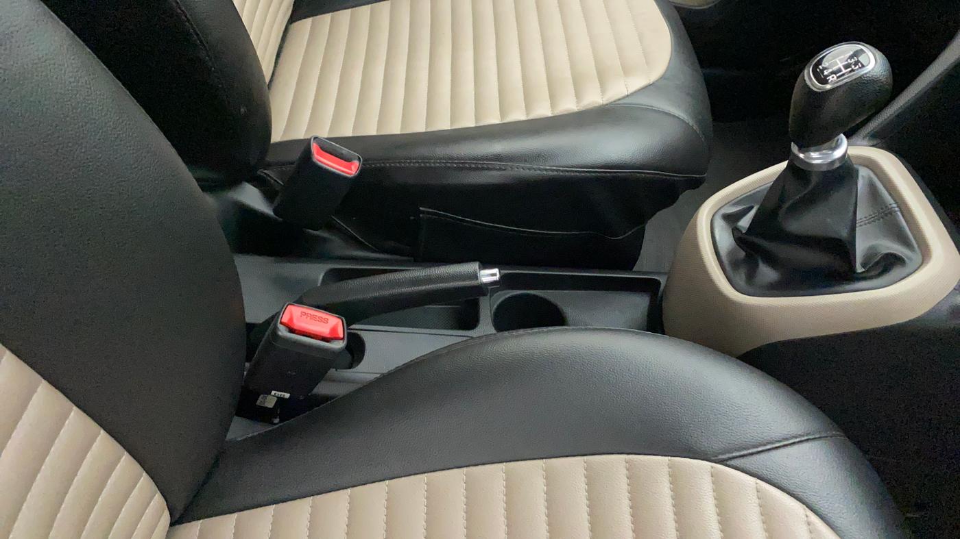 2017 Hyundai Grand i10 SPORTZ 1.2 KAPPA VTVT, Petrol, Manual, 13,705 km, Gear Lever