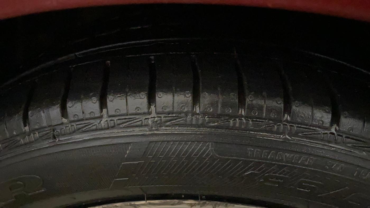 2014 Hyundai Xcent SX 1.2 (O), Petrol, Manual, 60,041 km, Left Front Tyre Tread