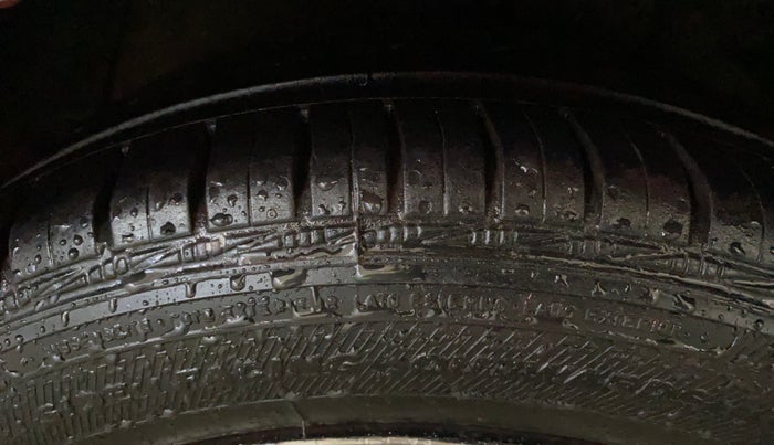 2014 Hyundai Xcent SX 1.2 (O), Petrol, Manual, 60,041 km, Right Rear Tyre Tread