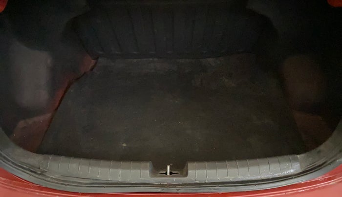 2014 Hyundai Xcent SX 1.2 (O), Petrol, Manual, 60,041 km, Boot Inside