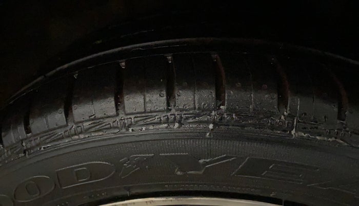 2014 Hyundai Xcent SX 1.2 (O), Petrol, Manual, 60,041 km, Left Rear Tyre Tread