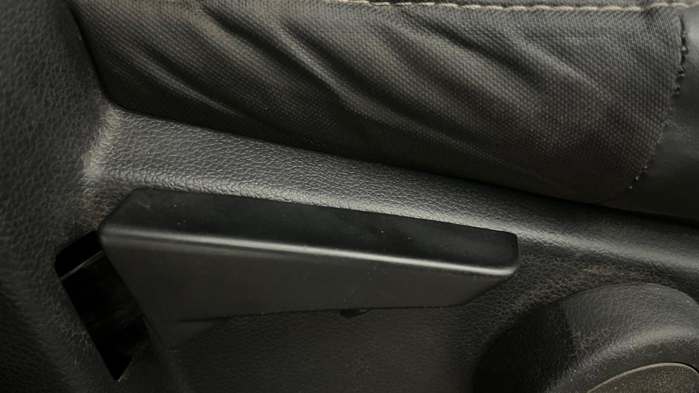 2021 Mahindra Thar LX PETROL HT 4WD AT, Petrol, Automatic, 36,638 km, Driver Side Adjustment Panel