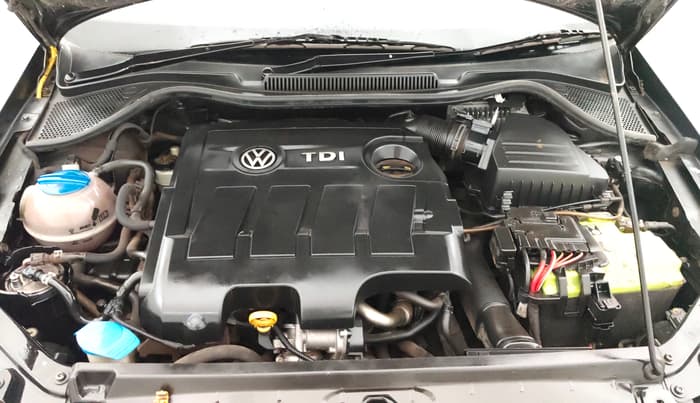 2015 Volkswagen Polo COMFORTLINE 1.5L, Diesel, Manual, 1,30,121 km, Engine View
