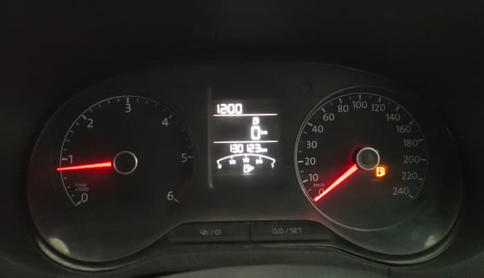 2015 Volkswagen Polo COMFORTLINE 1.5L, Diesel, Manual, 1,30,121 km, Odometer Image