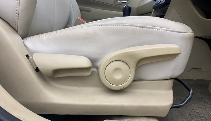 2017 Maruti Ciaz ZETA 1.4  MT PETROL, Petrol, Manual, 74,331 km, Driver Side Adjustment Panel