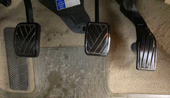 2017 Maruti Ciaz ZETA 1.4  MT PETROL, Petrol, Manual, 74,331 km, Pedals