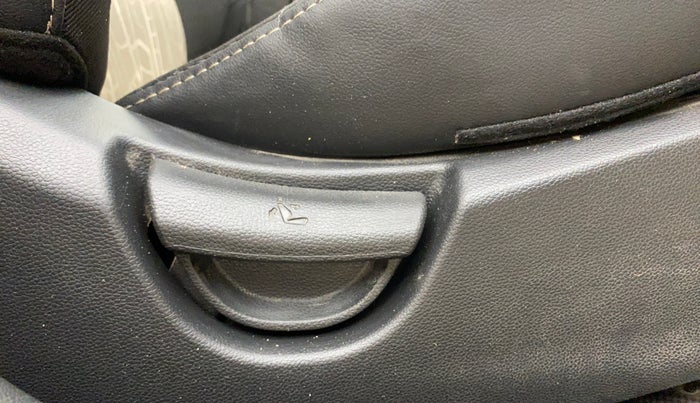 2017 Hyundai Grand i10 SPORTZ (O) AT 1.2 KAPPA VTVT, Petrol, Automatic, 63,246 km, Driver Side Adjustment Panel