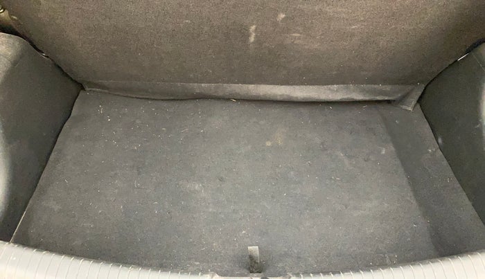 2017 Hyundai Grand i10 SPORTZ (O) AT 1.2 KAPPA VTVT, Petrol, Automatic, 63,246 km, Boot Inside