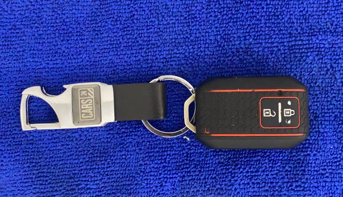 2022 Maruti XL6 ZETA MT, Petrol, Manual, 9,626 km, Key Close Up