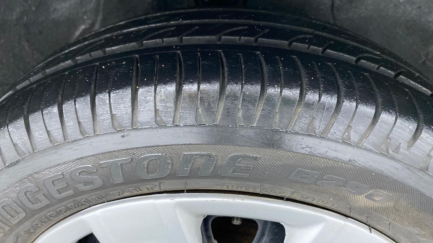 2014 Maruti Alto K10 VXI P, Petrol, Manual, 78,107 km, Right Front Tyre Tread