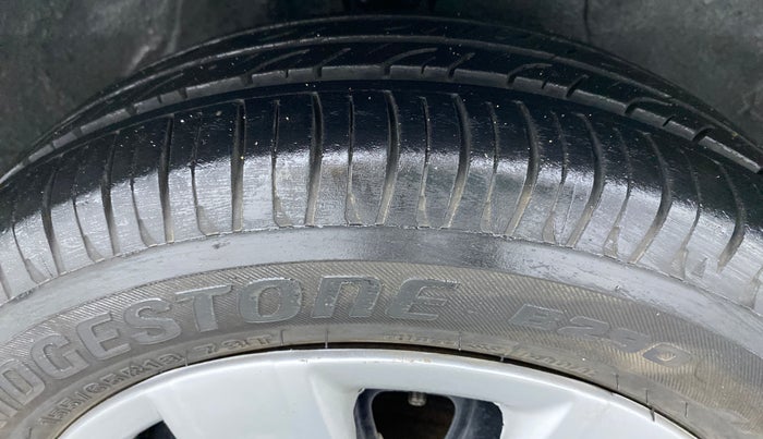 2014 Maruti Alto K10 VXI P, Petrol, Manual, 78,107 km, Right Front Tyre Tread