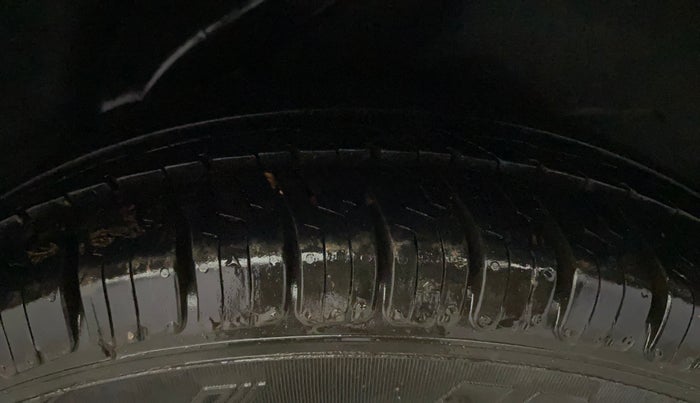 2013 Hyundai i10 SPORTZ 1.2, Petrol, Manual, 1,31,563 km, Left Rear Tyre Tread