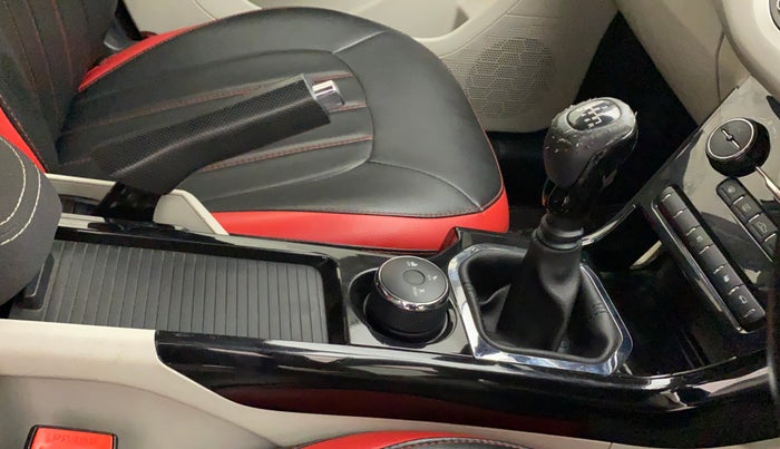 2020 Tata NEXON XZ PLUS PETROL, Petrol, Manual, 30,985 km, Gear lever - Knob cover torn