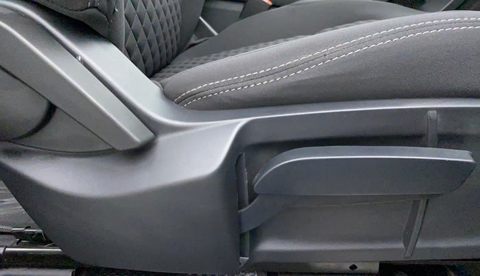 2021 Tata Harrier XT 2.0L Kryotec, Diesel, Manual, 17,030 km, Driver Side Adjustment Panel
