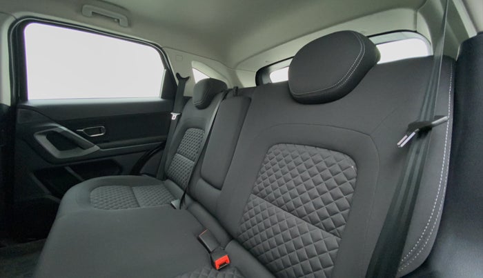 2021 Tata Harrier XT 2.0L Kryotec, Diesel, Manual, 17,030 km, Right Side Rear Door Cabin