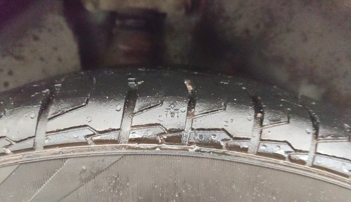 2024 Hyundai Creta SX (O) 1.5 PETROL, Petrol, Manual, 28,652 km, Right Rear Tyre Tread