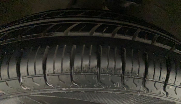 2016 Maruti Alto 800 VXI, Petrol, Manual, 17,324 km, Right Rear Tyre Tread