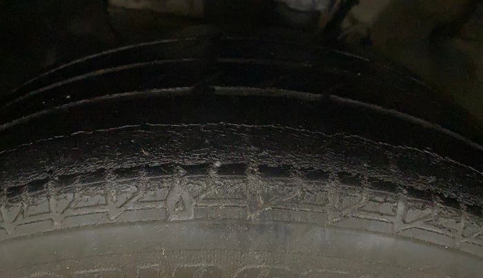 2015 Hyundai Elite i20 ASTA 1.2, Petrol, Manual, 65,518 km, Left Front Tyre Tread