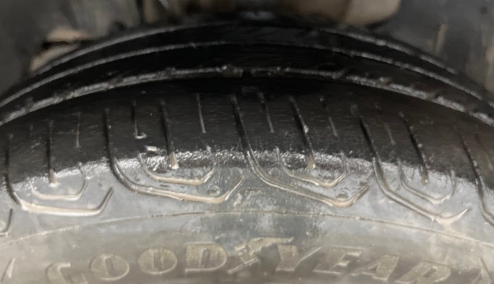 2022 Tata Tiago XZ PLUS CNG, CNG, Manual, 30,379 km, Left Front Tyre Tread