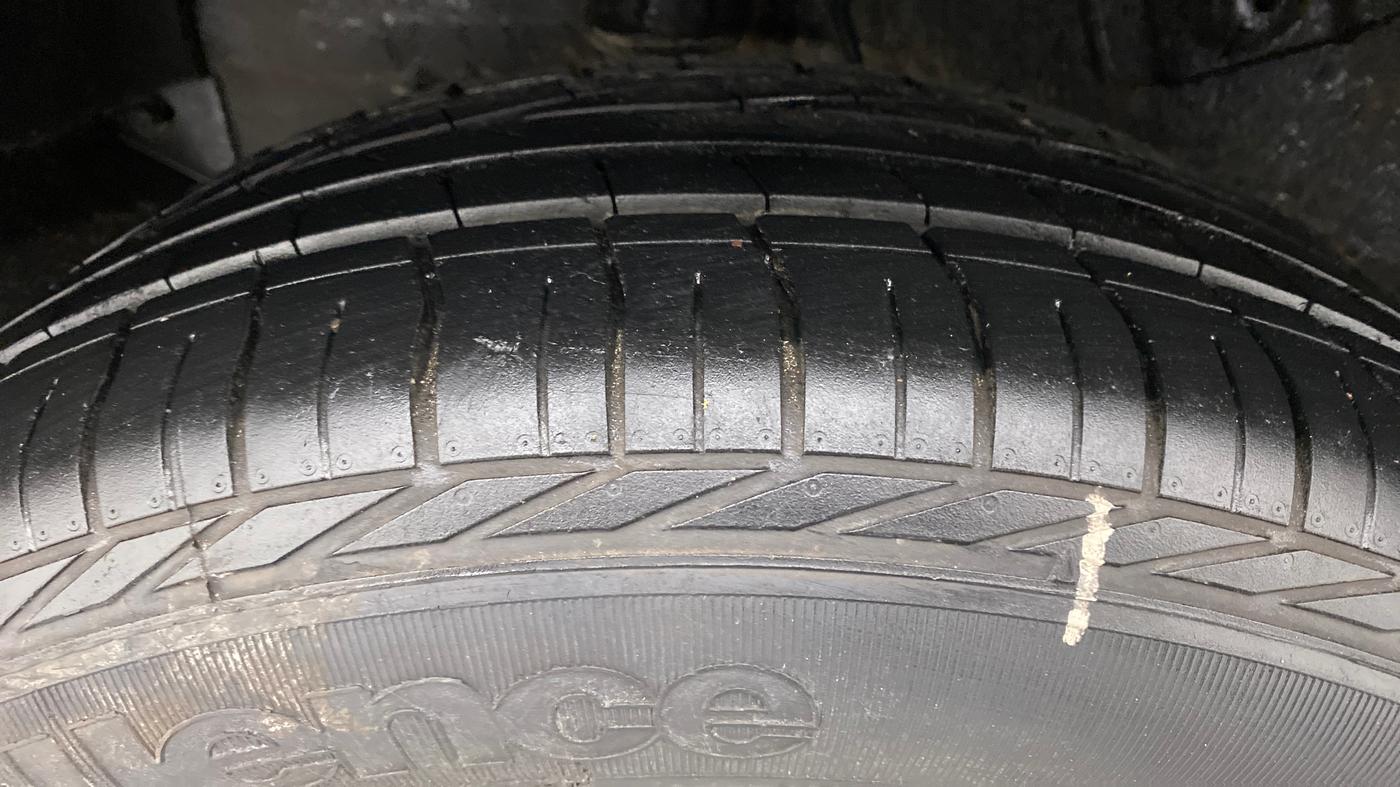 2020 Tata NEXON XZ+ 1.2, Petrol, Manual, 23,256 km, Right Rear Tyre Tread