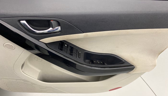 2020 Tata NEXON XZ+ 1.2, Petrol, Manual, 23,256 km, Driver Side Door Panels Control