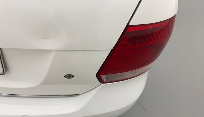 2015 Volkswagen Vento HIGHLINE 1.6 MPI, Petrol, Manual, 1,07,722 km, Dicky (Boot door) - Slightly dented