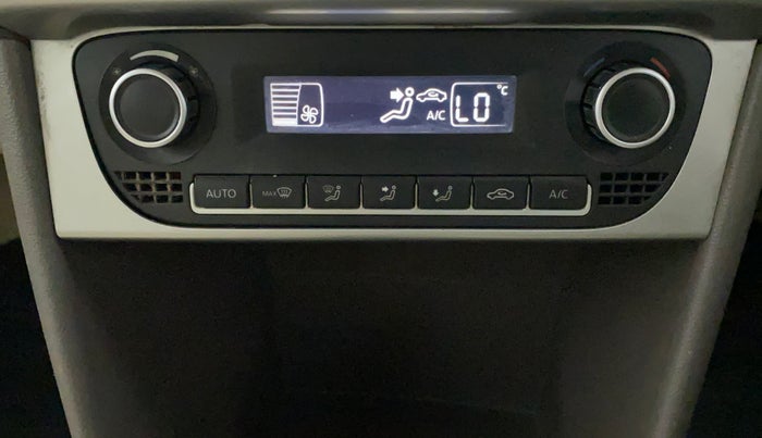 2015 Volkswagen Vento HIGHLINE 1.6 MPI, Petrol, Manual, 1,07,722 km, Automatic Climate Control