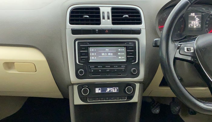 2015 Volkswagen Vento HIGHLINE 1.6 MPI, Petrol, Manual, 1,07,722 km, Air Conditioner