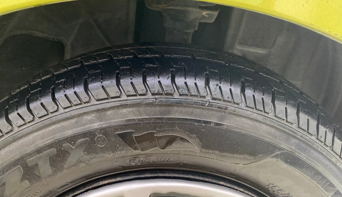 2016 Datsun Redi Go T (O), Petrol, Manual, 69,493 km, Right Front Tyre Tread