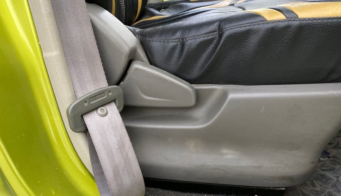 2016 Datsun Redi Go T (O), Petrol, Manual, 69,493 km, Driver Side Adjustment Panel