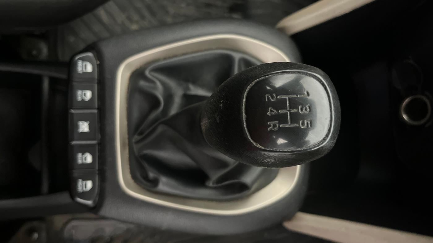 2019 Hyundai NEW SANTRO MAGNA, Petrol, Manual, 85,055 km, Gear Lever