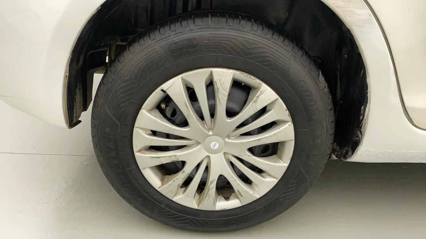 2013 Maruti Swift Dzire VXI, Petrol, Manual, 82,487 km, Right Rear Wheel